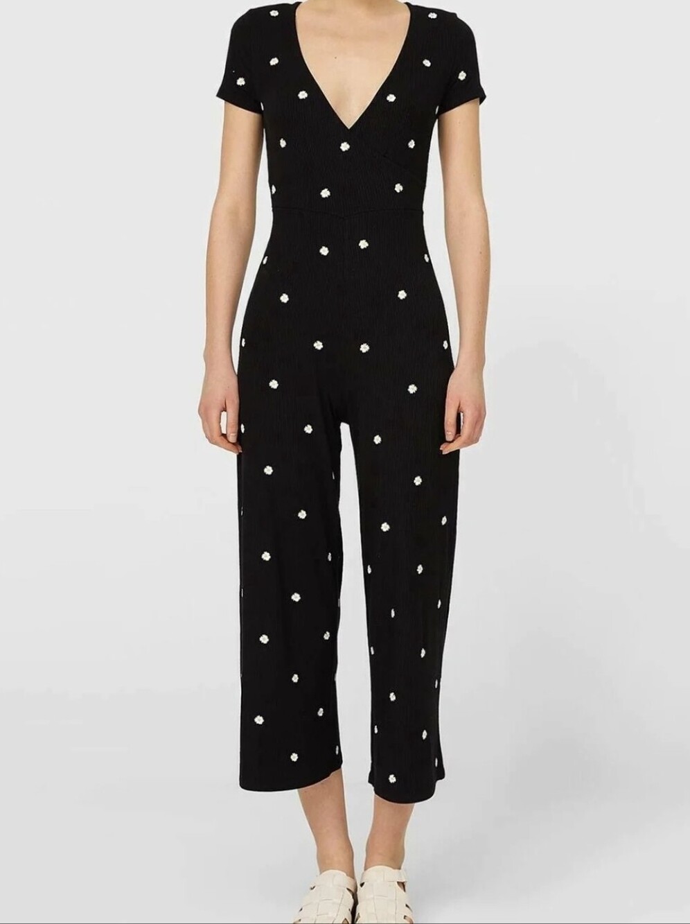 Stradivarius Black Jumpsuit With Embroidery Daisies Size L or M